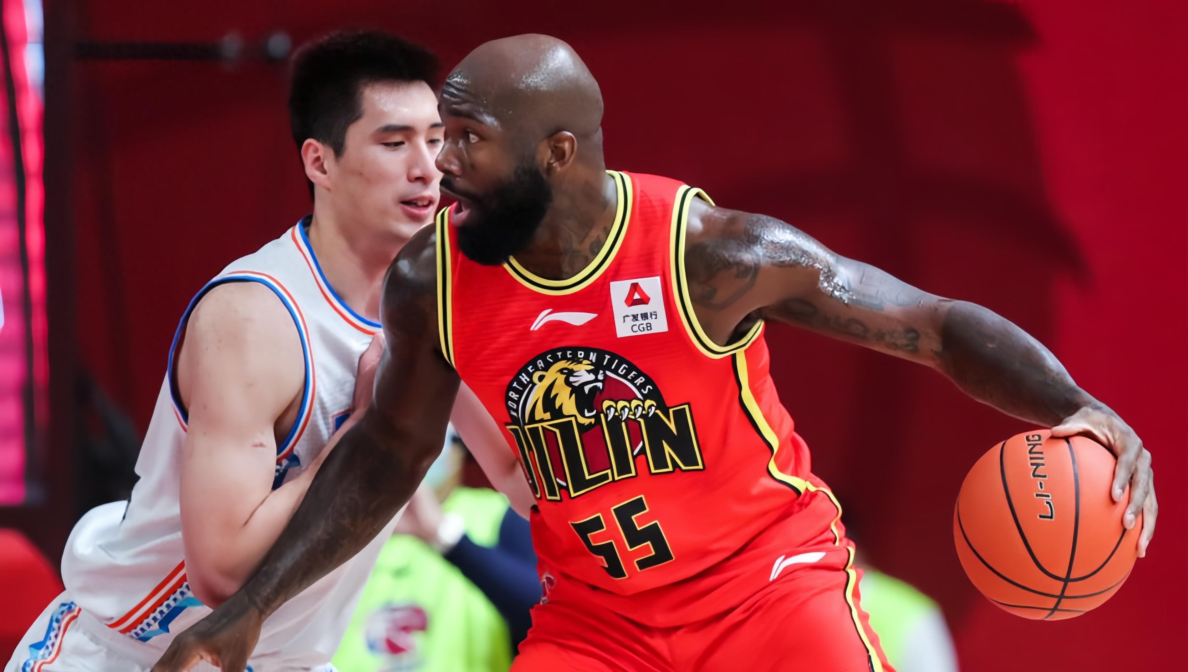 旺财28-赛前体能课后，埃因霍温强势反弹备战CBA常规赛，信心回归，团队化学反应显著(前进之鹰vs埃因霍温比分预测)