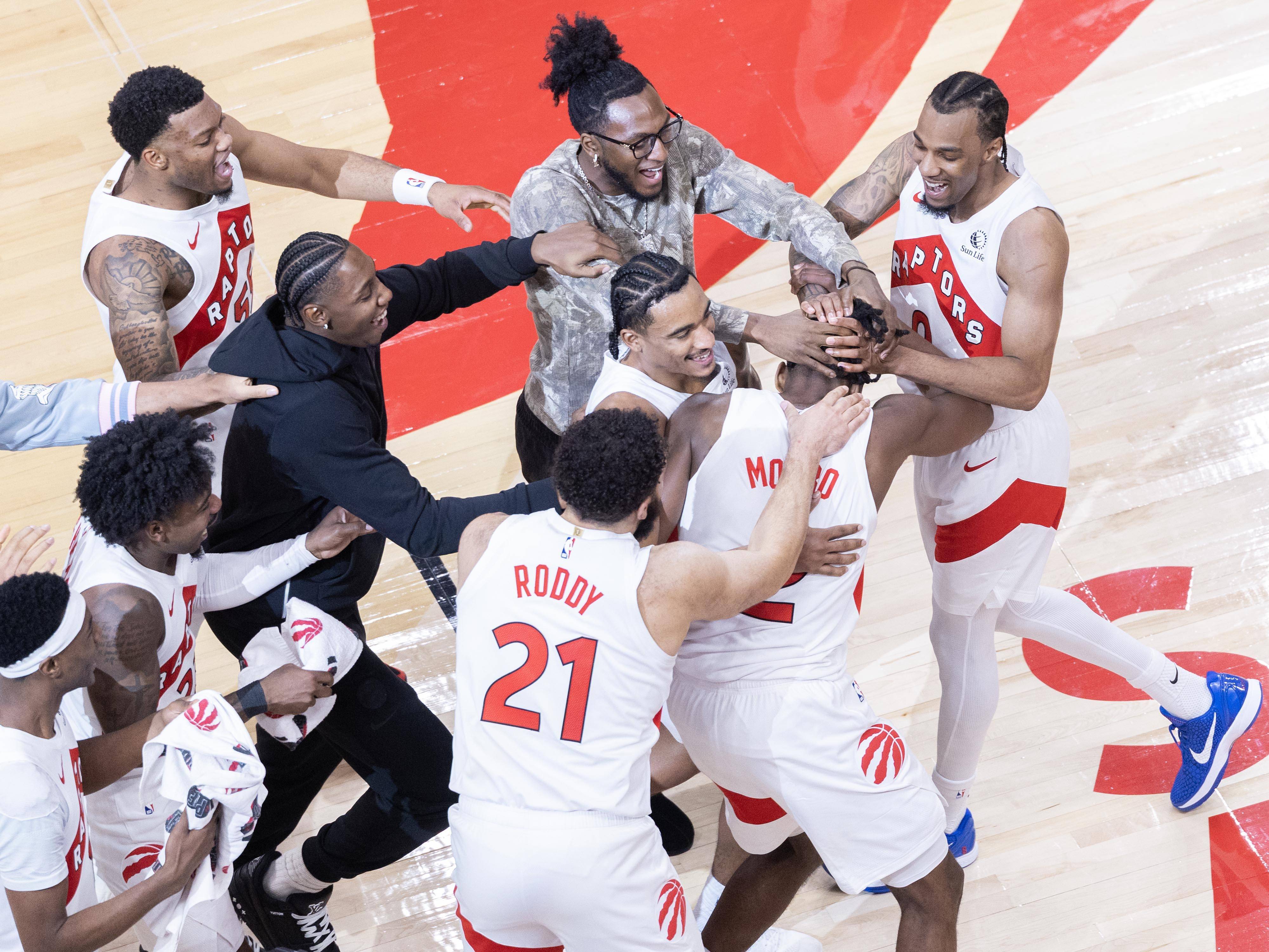 今晨底特律活塞备战NBA常规赛；内部沟通细节曝光；震撼外界；年轻球员得到机会的简单介绍