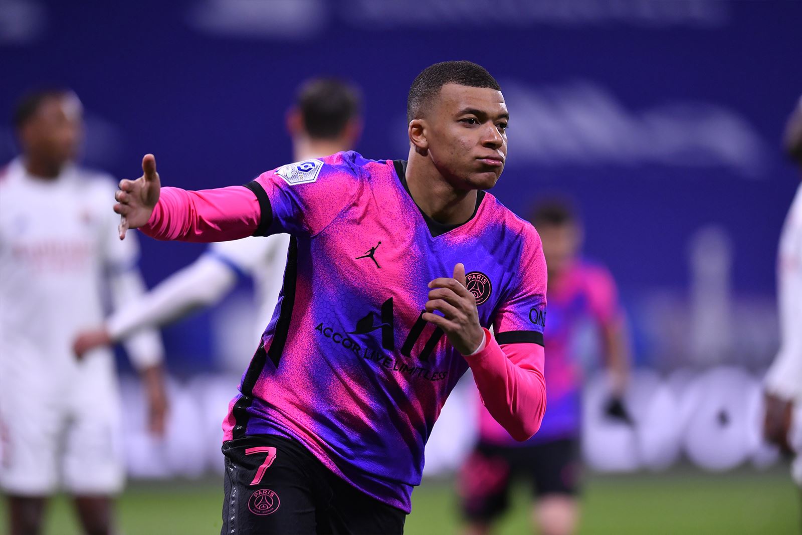 旺财28-内马尔回归赛场，惊险取胜首场状态亮眼，尤文图斯观众沸腾！的简单介绍