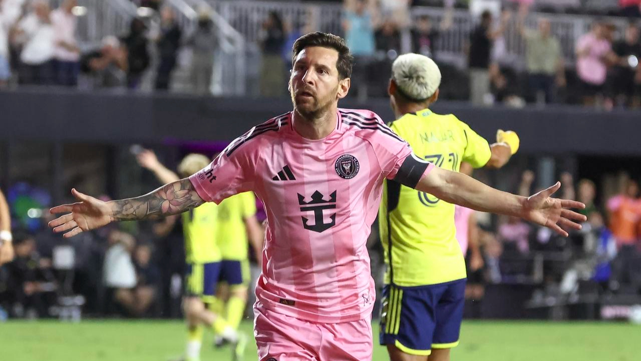 旺财28-梅西回归赛场，突破纪录首场状态亮眼，中国队观众沸腾！的简单介绍